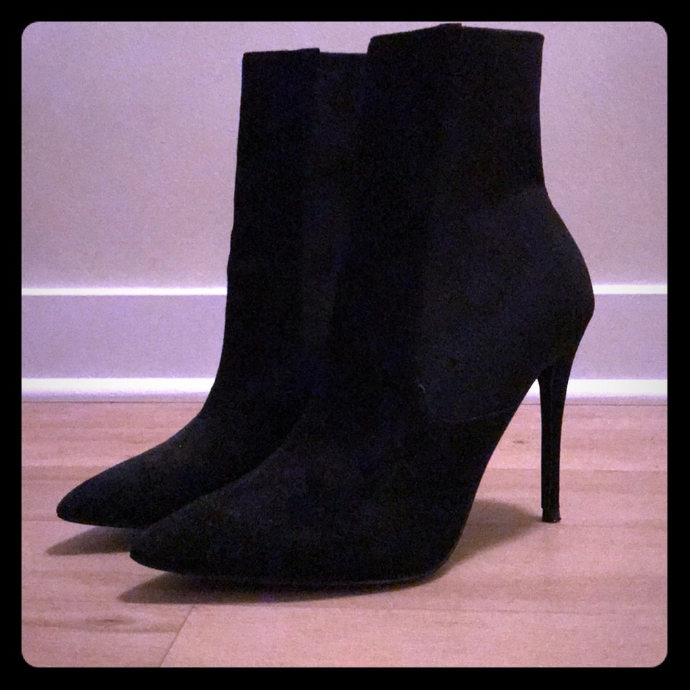 Black stiletto boots